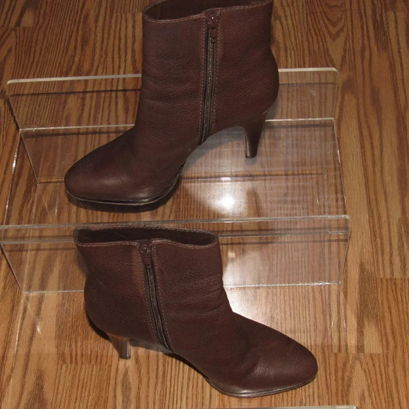 BANANA REPUBLIC Leather Ankle Heel Booties Boots 7 - Picture 2 of 6